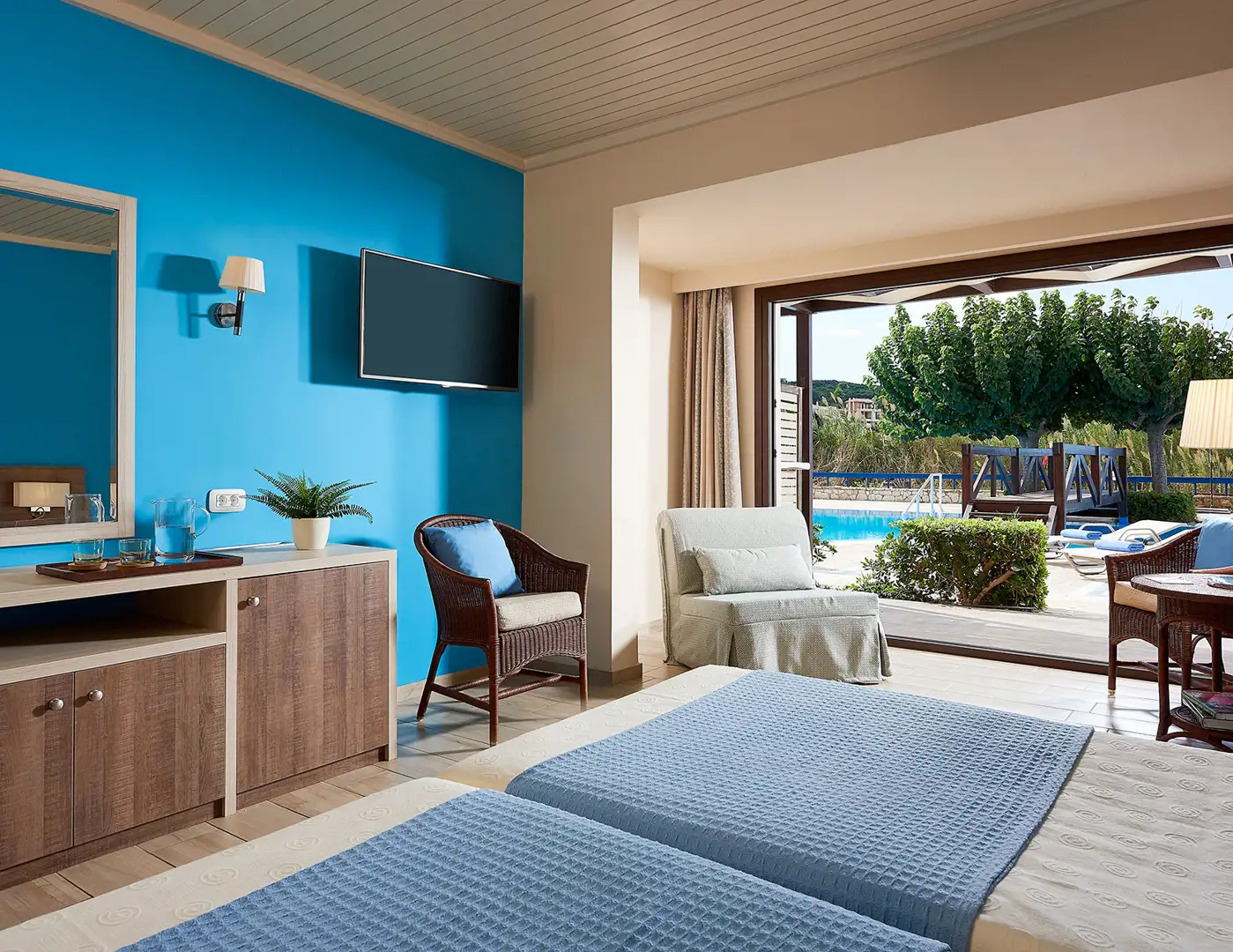 aldemar-olympian-village-resort-double-bungalow-sea-front-swim-up-5 (1)